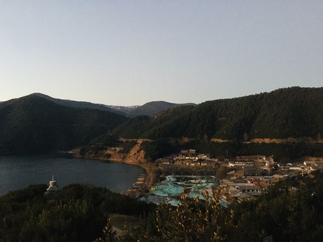 Hiking around Lugu Lake 