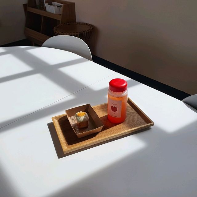 제주 이색 카페, 이너프(enough)