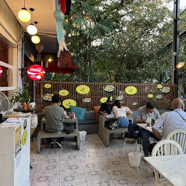 คั่วไก่นิมมาน ร้านอร่อยร้านดังย่านนิมมาน