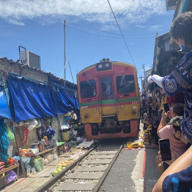 📍美功鐵道市場🇹🇭