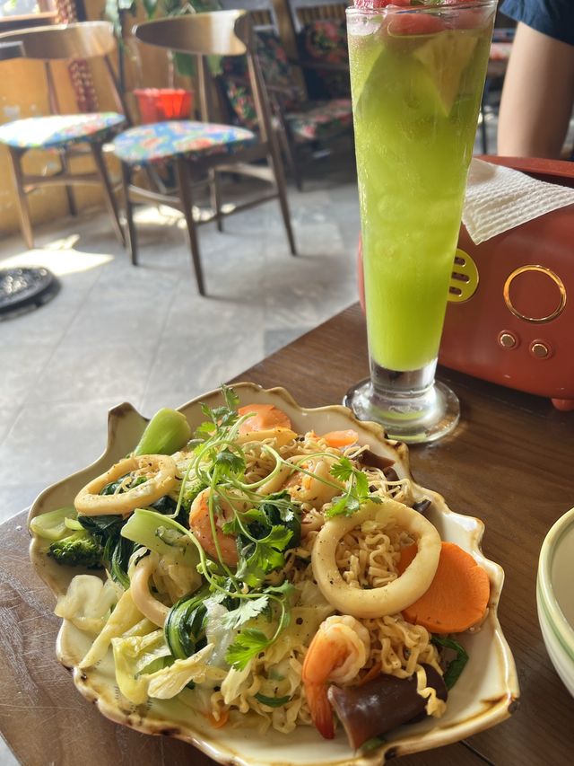 tamy coffee - the rooftop hoian