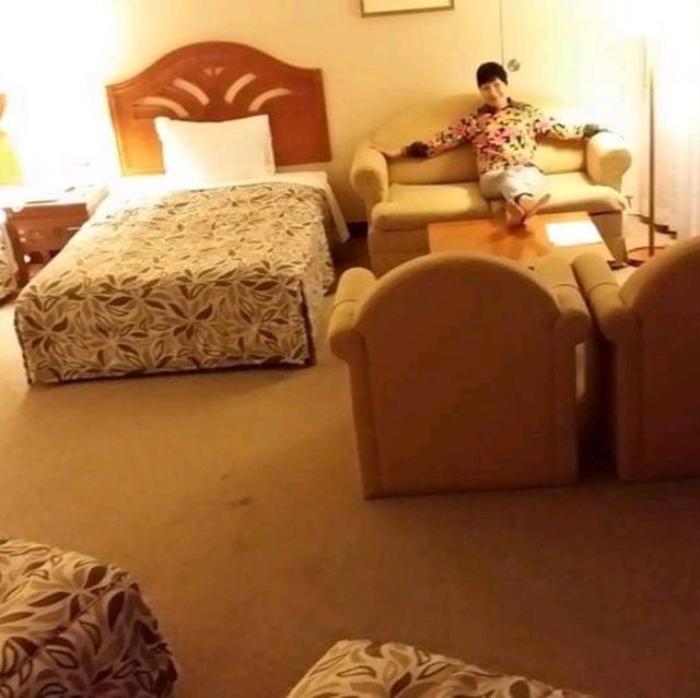 好好既海濱酒店，但Retro 90年代設計....... 