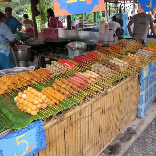 Thai Snacks Along the Khlong Hae Street