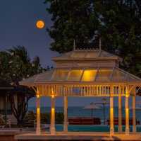 DEVASOM HUA HIN RESORT รุ่งสางทะเลตะวันออก