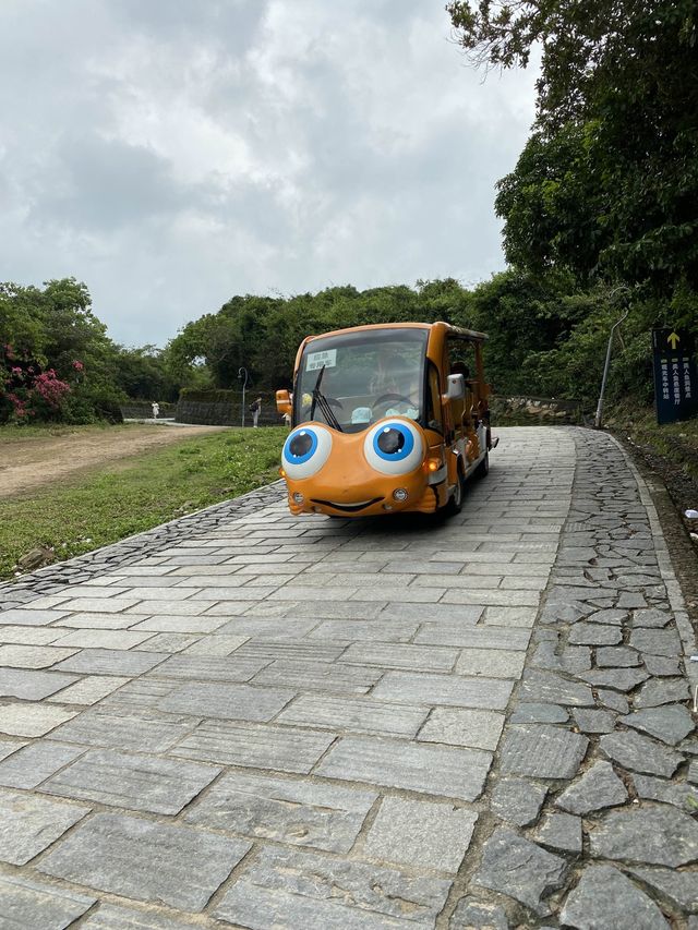 懸崖步道之巨型海蝕洞