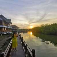 สะพานทางเดินไม้ริมคลองอีแอด