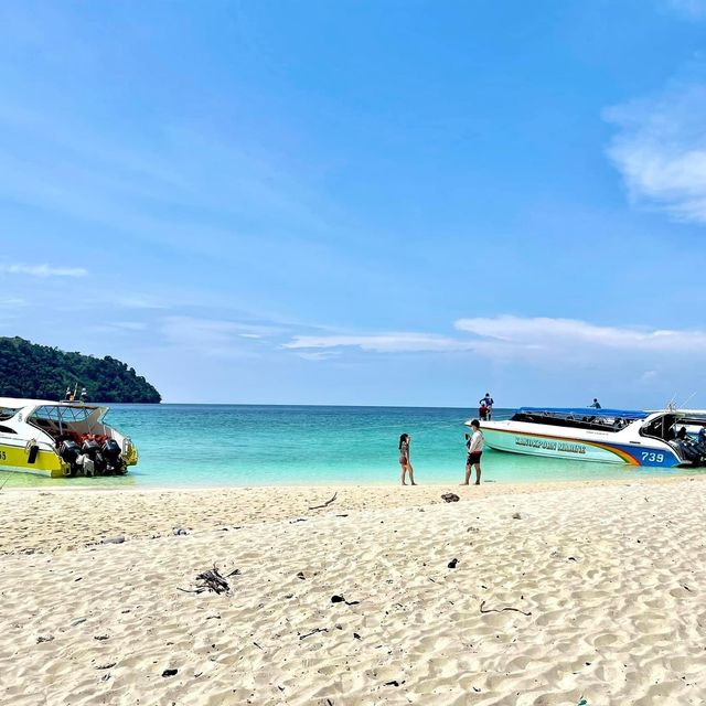 ท้าแดดที่เกาะไข่ 🏝