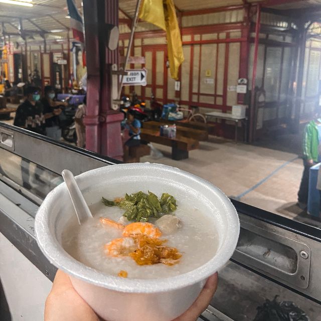 นั่งรถไฟชั้น 3 ไปยะลา (23 ชม.)🥴🚂