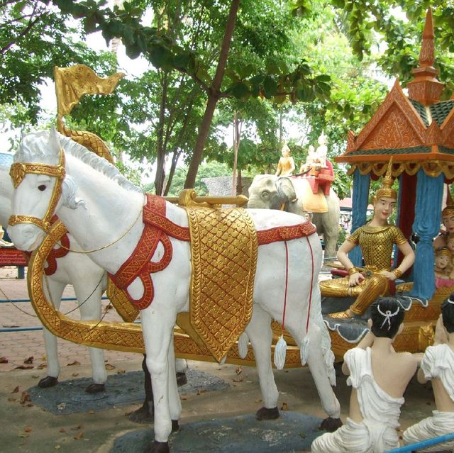 เที่ยววัดม่วง พระองค์ใหญ่ที่สุดในโลก ดูหุ่นปั้น