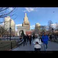 พาไปถ่ายรูปกับ Washington Square Arch กันค่ะ