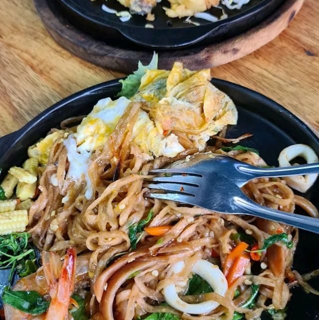 krua phon lamai 曼谷唐人街內巷 著名鐵板蠔餅店