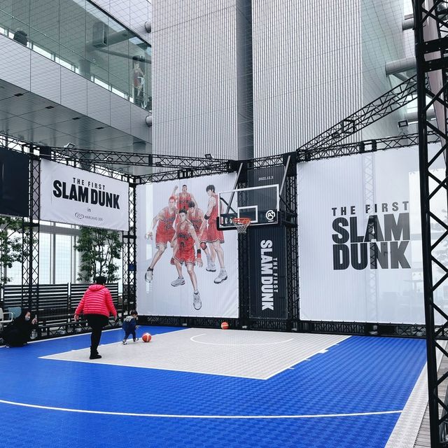【大阪府】期間限定！地上300mのバスケットコート！