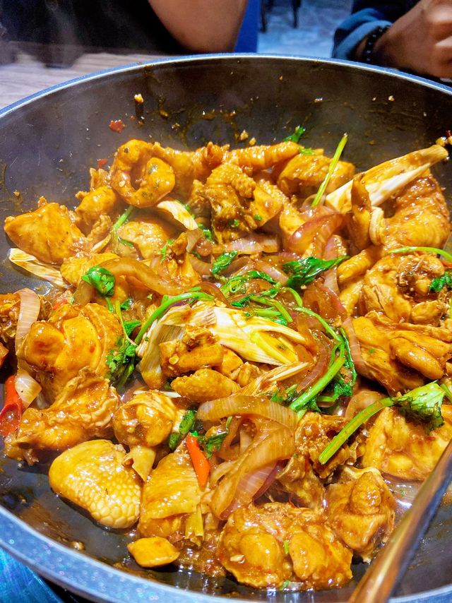 惹味雞煲 + 任飲任食火鍋