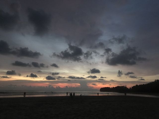 สุดยอดพระอาทิตย์ตกที่ Memories Beach Khaolak