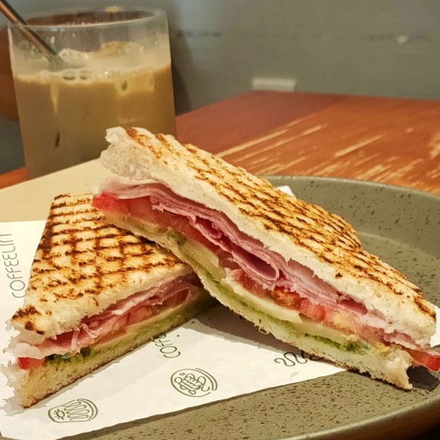 周末寫意遊：黃昏西環海中心公園,意式cafe「coffeelin」