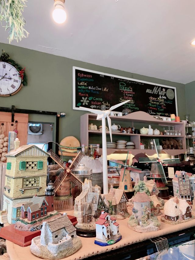  muNAsir Pool Cafe’ คาเฟ่ลับพัทยา
