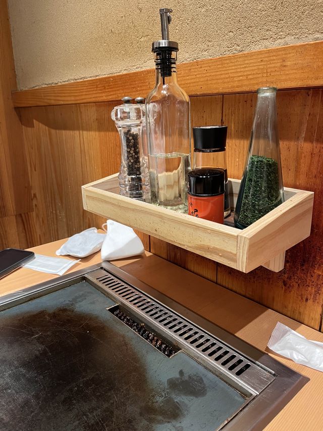 철판에 직접 구워먹는 몬자야키 맛집, 젠야