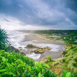 卡朗塔蘭 海灘 (Karangtaulan beach)