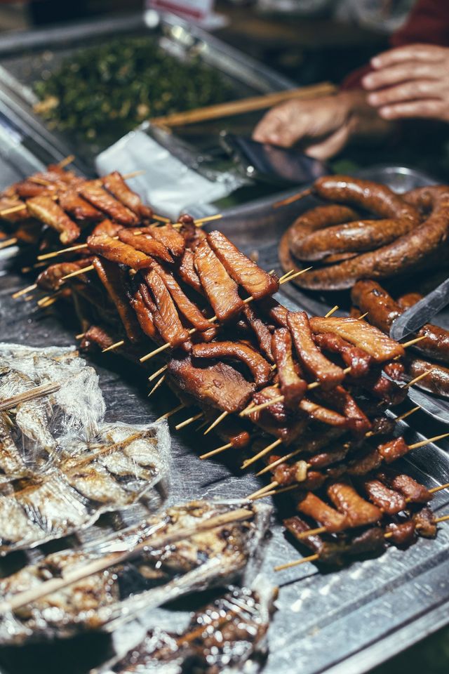 Night market culture is an indispensable part of every city.