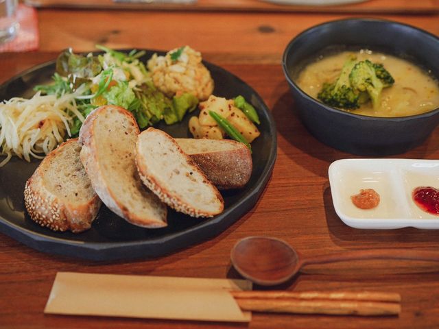 海が見える爽やかなカフェと雑貨店　立花食堂