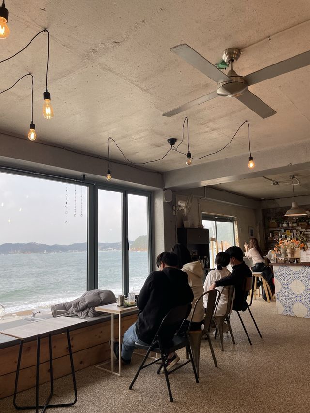 태안 바다 보며 즐기기 :: 해피준 카페☕