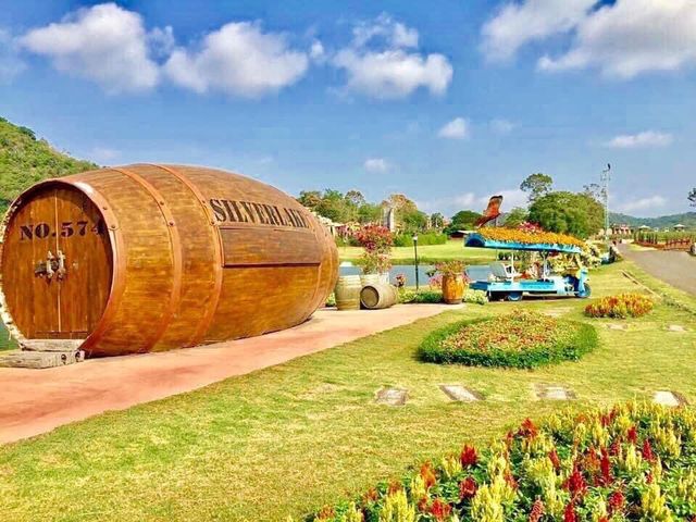 🌳 "ไร่องุ่นซิลเวอร์เลค" (Silverlake) 🌳
