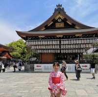 Yasaka-Jinja Shrine / Kyoto 