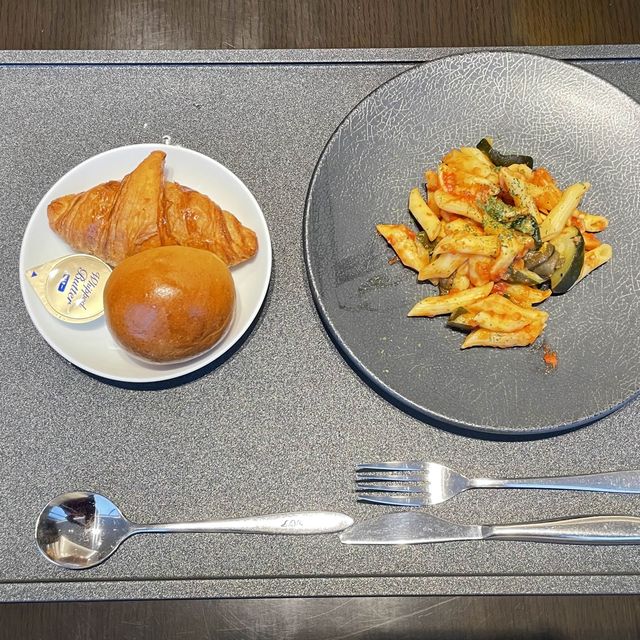【成田空港】JAL国際線ラウンジ sakura loungeレポート 【成田空港】JAL国際線ラウンジ sakura loungeレポート