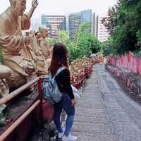 10,000 BUDDHAS MONASTERY 