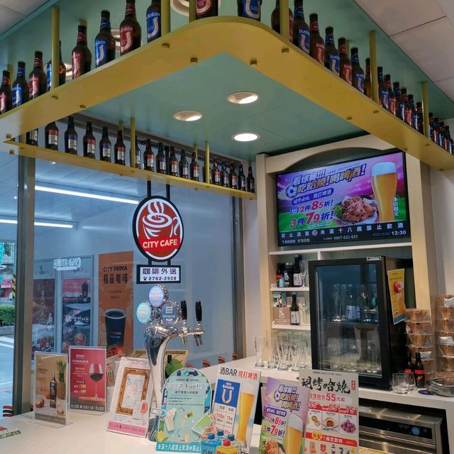 台北特色便利商店「7-11東吉門市」…隨時都有生啤酒……