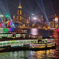 維多利亞港 ，璀璨夜景！東方之珠！