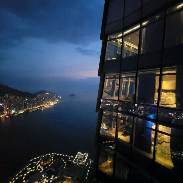 置身仙境後要返回地面……