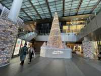 名古屋駅✨1階には巨大なホワイトクリスマスツリー🎄【名古屋ゲートタワーモール】