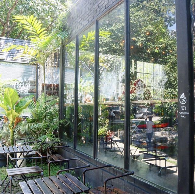 清邁網紅河邊樹屋Cafe
