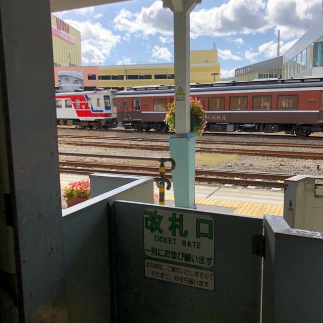 【岩手県】三陸鉄道の宮古駅でレトロな車両と記念撮影！
