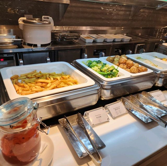 รีวิว Plaza Premium Lounge สนามบินเถาหยวน