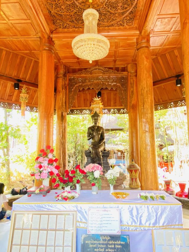 ขอพรพระนางเจ้าจิรประภามหาเทวี |วัดโลกโมฬีเชียงใหม่