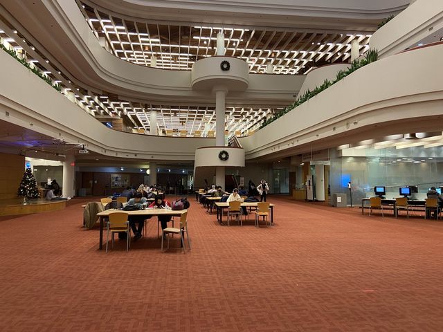 Toronto Public Library 789 Yonge Street
