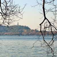 Walk around the West Lake 