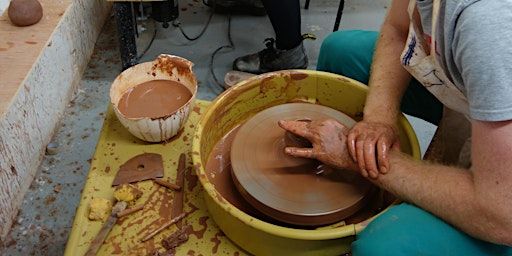 Pottery - 8 week throwing evening class - Wednesday | One Wall Studio