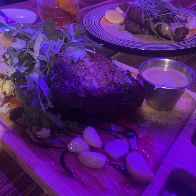 분위기 있는 취향저격 바 - 궁동 코닉스bbq&그릴바