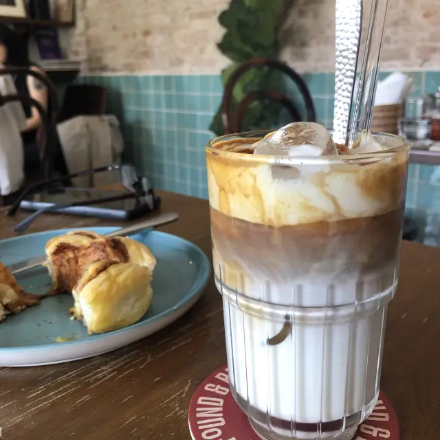 Wanna add to your favorite cafe list?! 