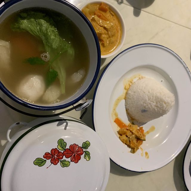 White Tiffin