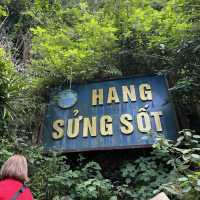 하롱베이 가장 큰 석회암 동굴 승솟동굴