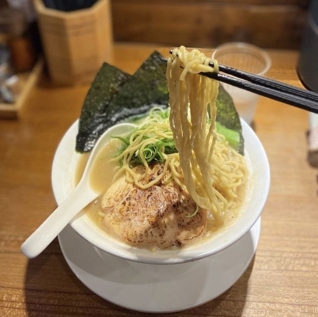 ［台北/中山］ 隱家拉麵 赤峰店🍜｜台北超人氣排隊名店 超平價拉麵 不用兩百元就能吃很飽!!!!!! 