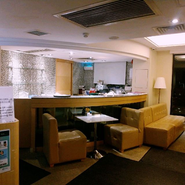 油麻地「榕樹頭」的海景絲麗酒店