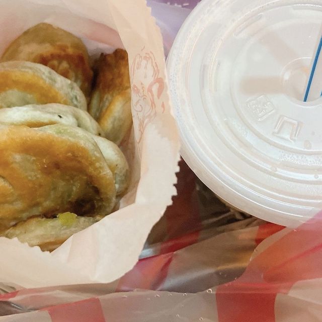 ［基隆市/中正區］ 陳家早點🤩超好吃的排隊小蔥油餅😋當地人都愛吃的早餐！ 