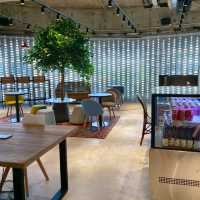 發現一個新地方！超級市場 + 自助餐廳！