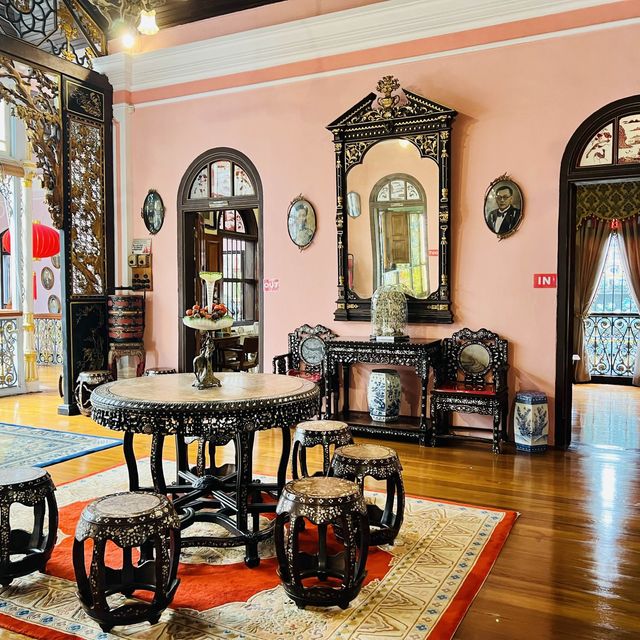 คฤหาสน์เปอรานากัน Pinang Peranakan Mansion