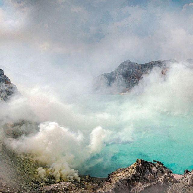 IJEN CRATER : BANYUWANGI